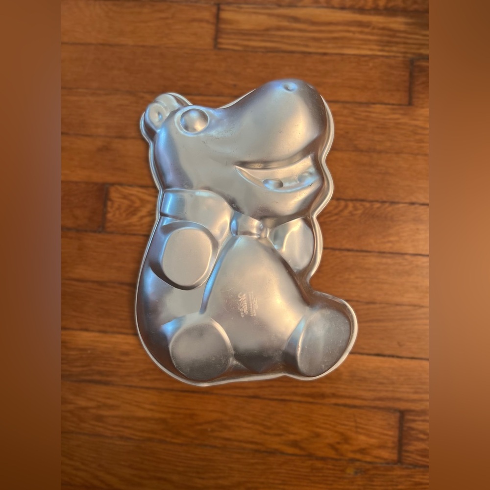 Vintage Wilton Hippo Shaped Cake Pan